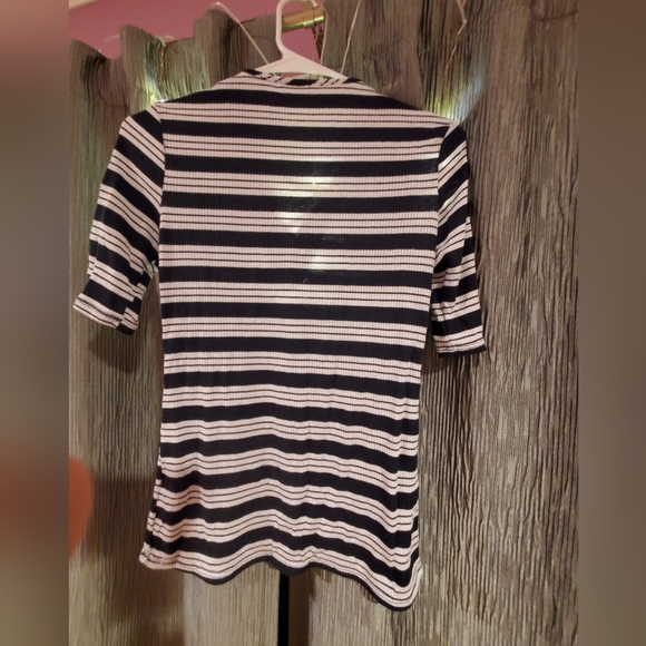 NY&Co XS stripe shirt - Picture 3 of 4